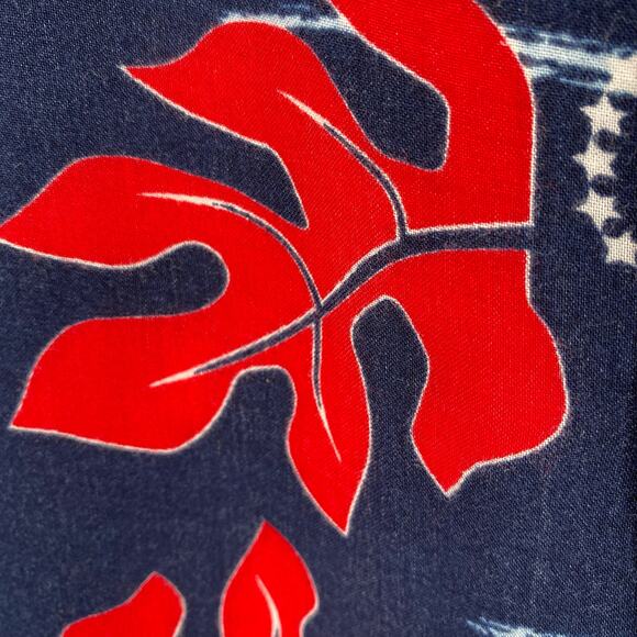 Red white and blue Hawaiian aloha shirt mens size M Casual Threads Clothing Co - Picture 3 of 8